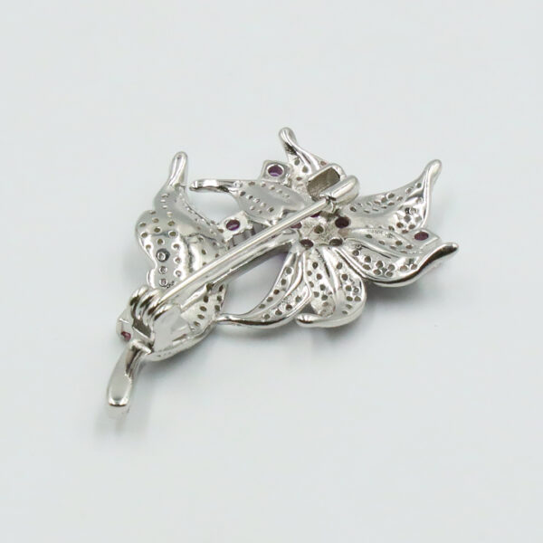Brooch 001 C