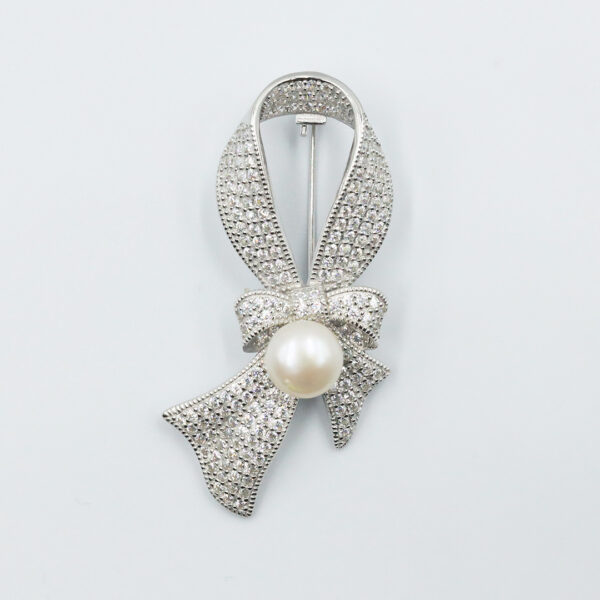 Brooch 003