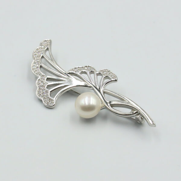 Brooch 005