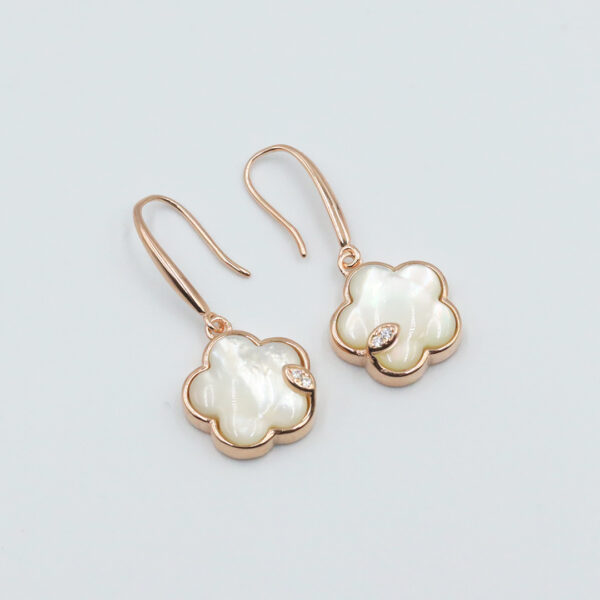 Earrings 001 E