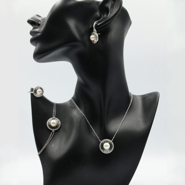 Nacklace 002